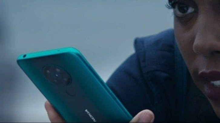  Скриншоты из нового трейлера Бонда показывают Nokia 8.2 5G 