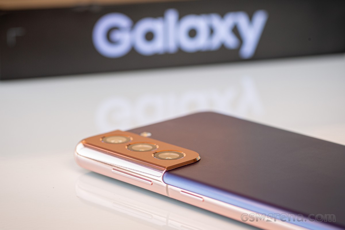  Новая телевизионная реклама Samsung Galaxy S21 и S21 + посвящена камерам 