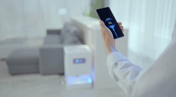  Xiaomi представляет Mi Air Charge, беспроводную зарядку из любой точки комнаты 