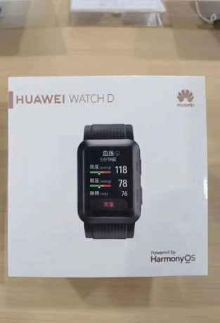  Коробка Huawei Watch D и показания артериального давления (изображения: через Weibo) 