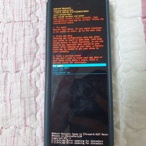  Samsung Galaxy Z Fold3, перешедший в режим восстановления после попытки установки обновления One UI 4.0 